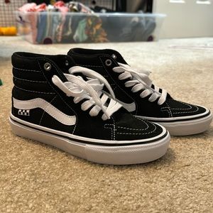 Sk-8 Hi top Vans NWT